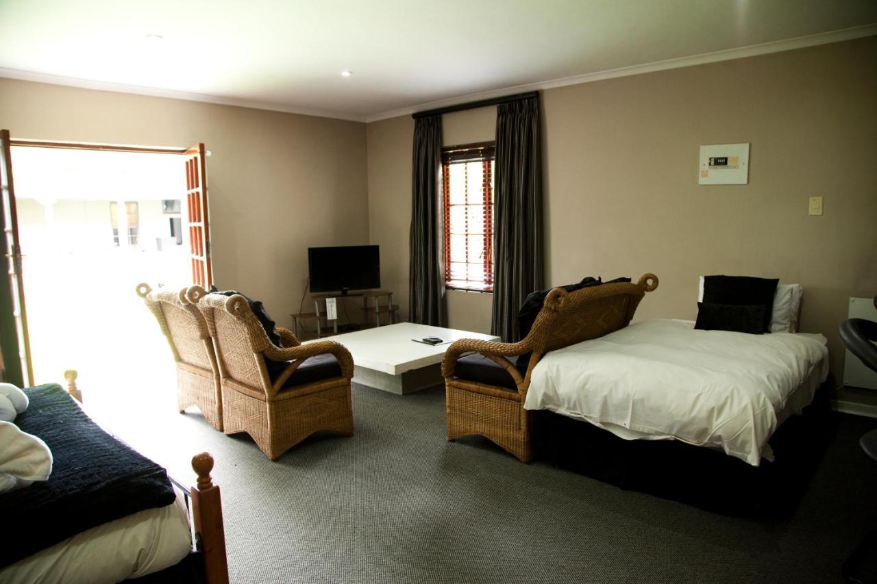 The Gables Middelburg Mpu Hotel Exterior photo